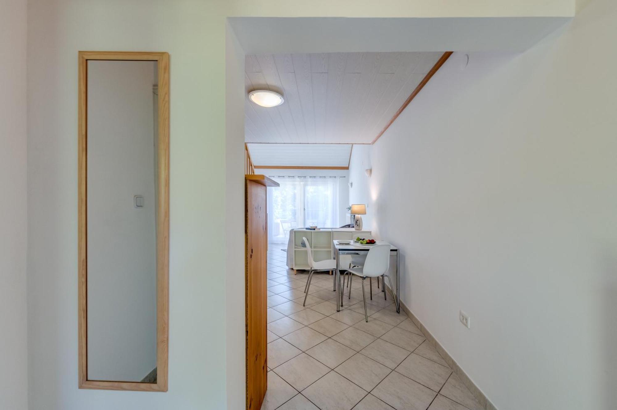 Beachfront Apartment Milan, With Balcony Split Exteriör bild