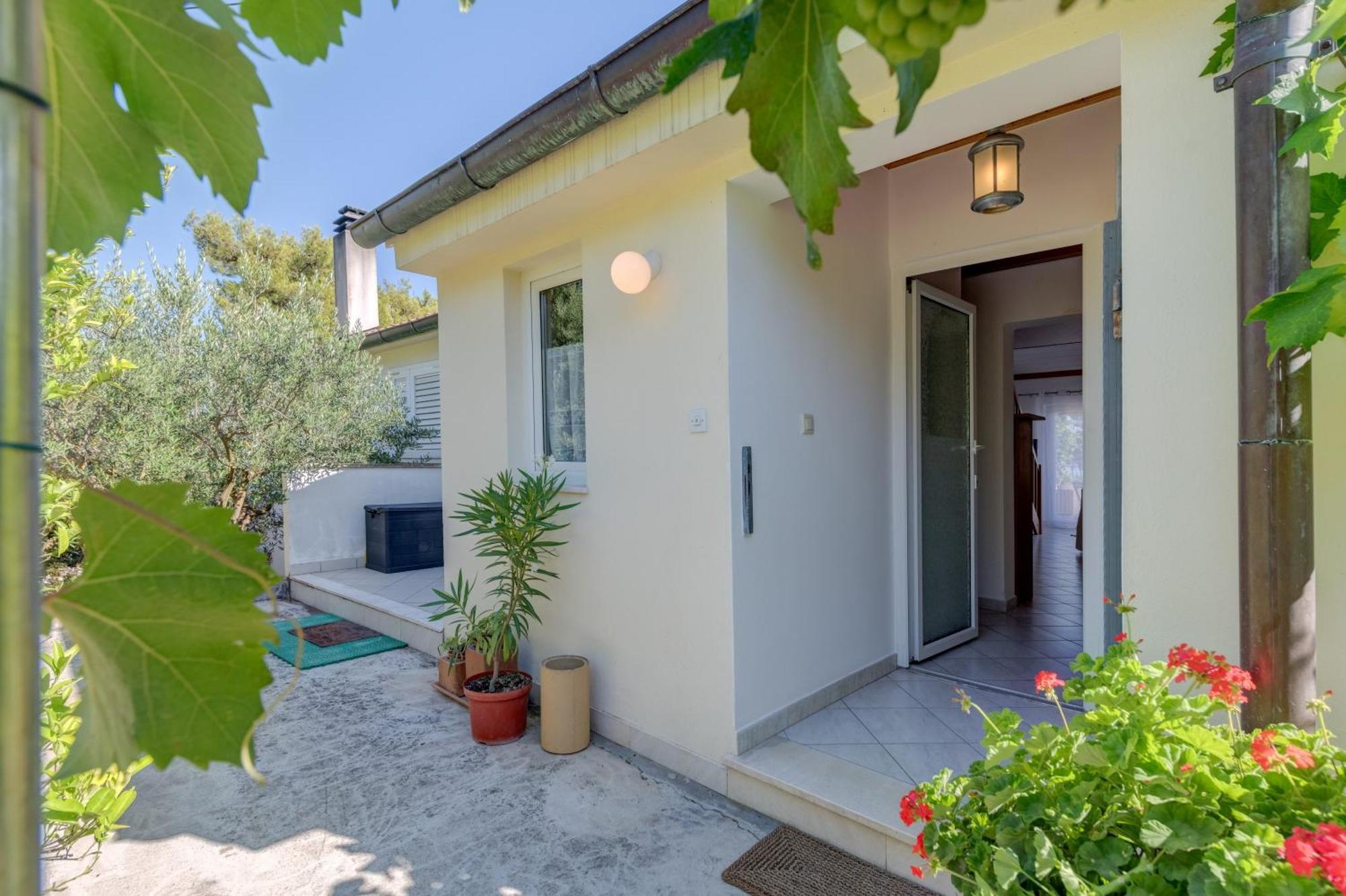 Beachfront Apartment Milan, With Balcony Split Exteriör bild