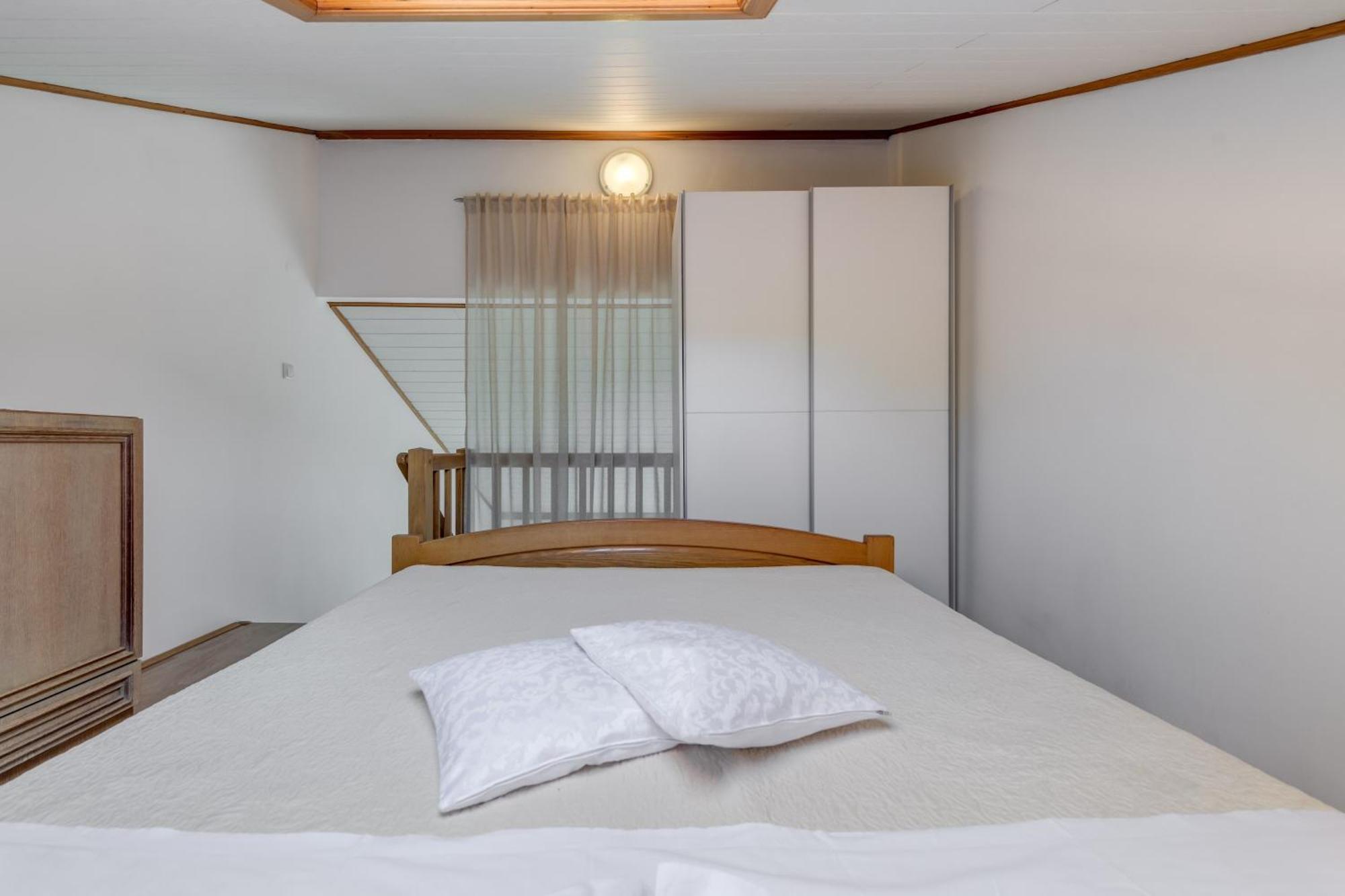 Beachfront Apartment Milan, With Balcony Split Exteriör bild